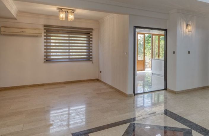 Image No.9-Villa de 4 chambres à vendre à Oroklini