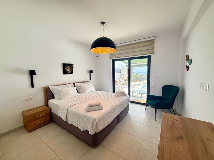 Image No.19-Villa de 4 chambres à vendre à Peyia