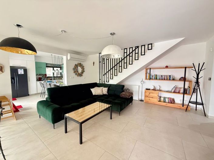 Image No.3-Villa de 4 chambres à vendre à Peyia