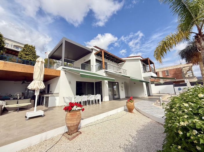 Image No.39-Villa de 4 chambres à vendre à Peyia