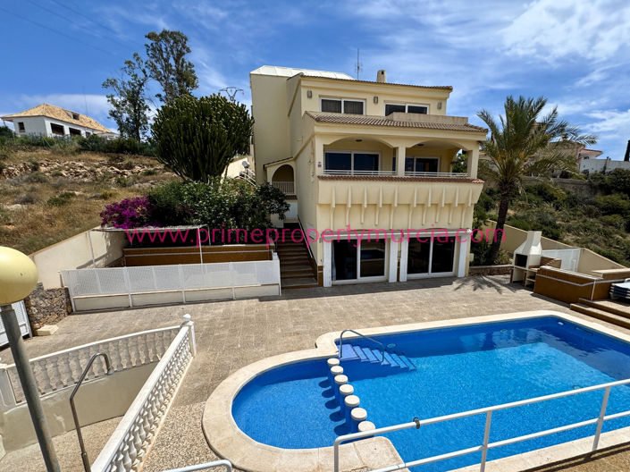 Image No.2-5 Bed Villa for sale