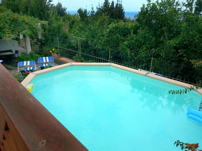 Image No.8-2 Bed House for sale