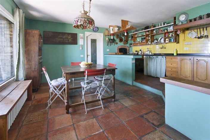 Image No.17-5 Bed House for sale