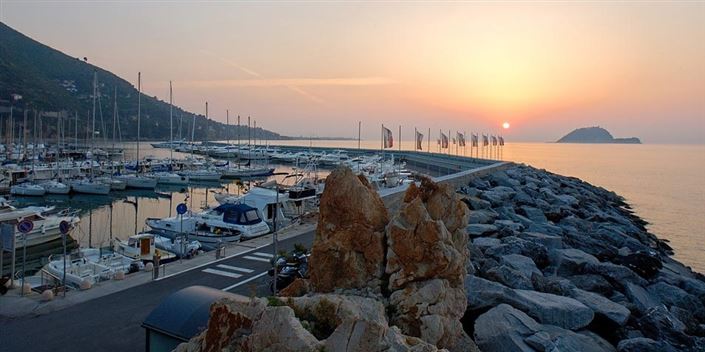 Image No.25-5 Bed House for sale