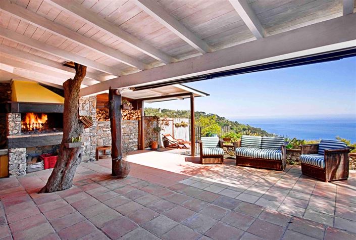 Image No.6-5 Bed House for sale