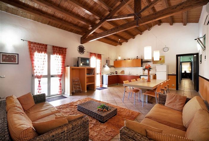 Image No.13-12 Bed Country House for sale