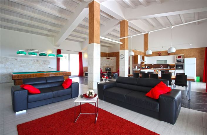 Image No.14-12 Bed Country House for sale