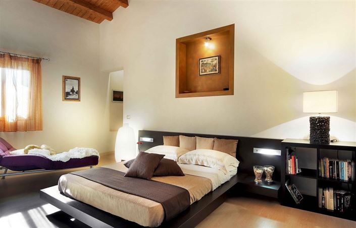 Image No.17-12 Bed Country House for sale