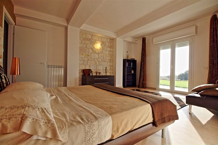 Image No.21-12 Bed Country House for sale