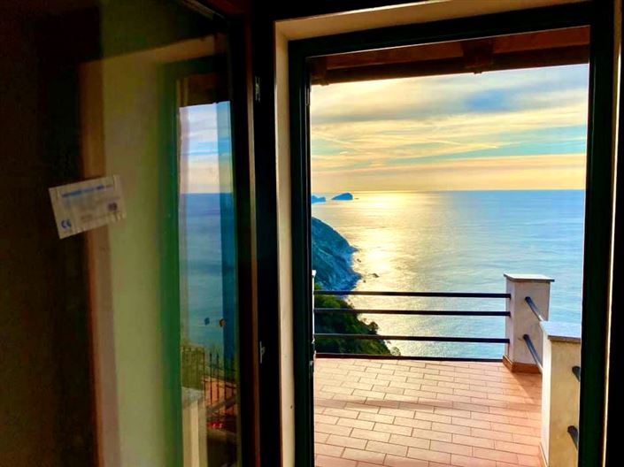 Image No.10-2 Bed House for sale