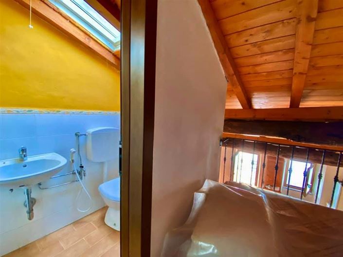 Image No.21-2 Bed House for sale