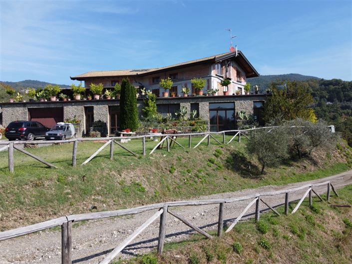 Image No.9-10 Bed Country Property for sale