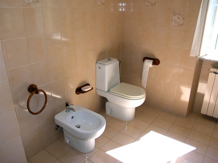 Image No.18-3 Bed House for sale