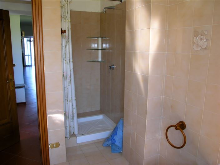 Image No.19-3 Bed House for sale