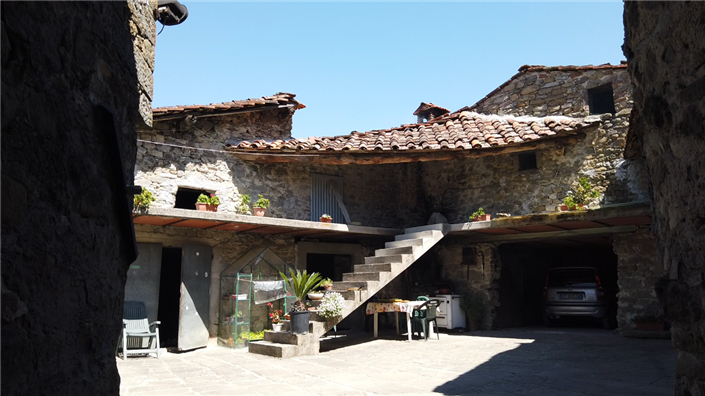 Image No.12-7 Bed Country House for sale