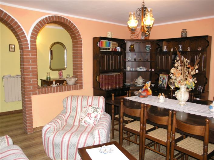 Image No.19-7 Bed Country House for sale