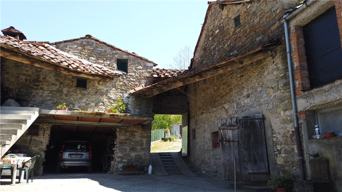 Image No.11-7 Bed Country House for sale