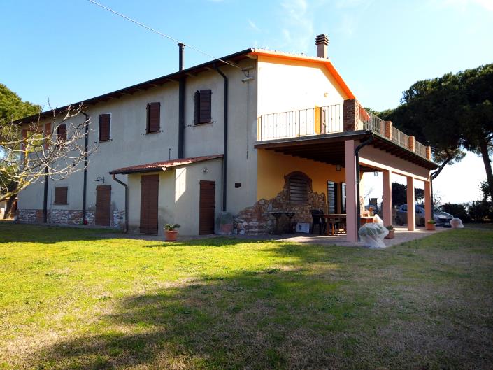 Image No.6-8 Bed Farmhouse for sale