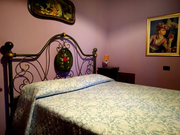 Image No.26-8 Bed Farmhouse for sale