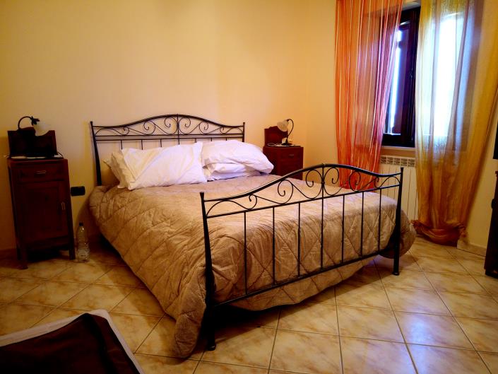 Image No.27-8 Bed Farmhouse for sale