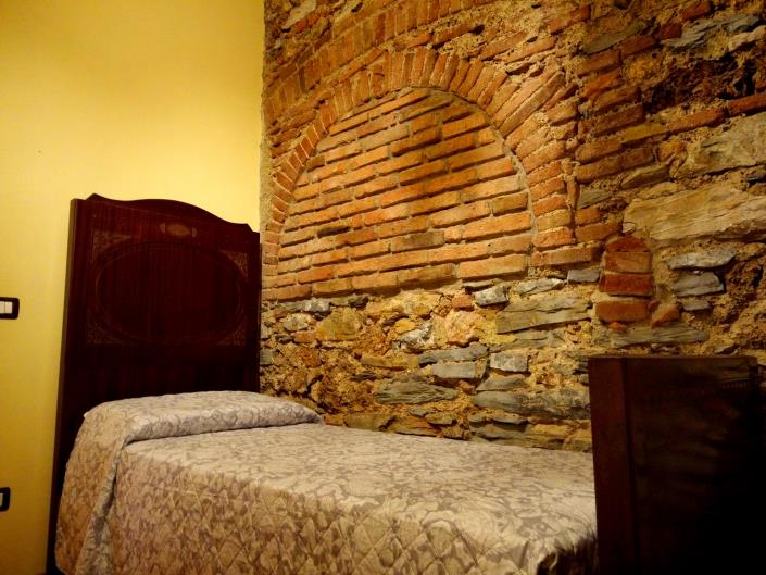 Image No.30-8 Bed Farmhouse for sale