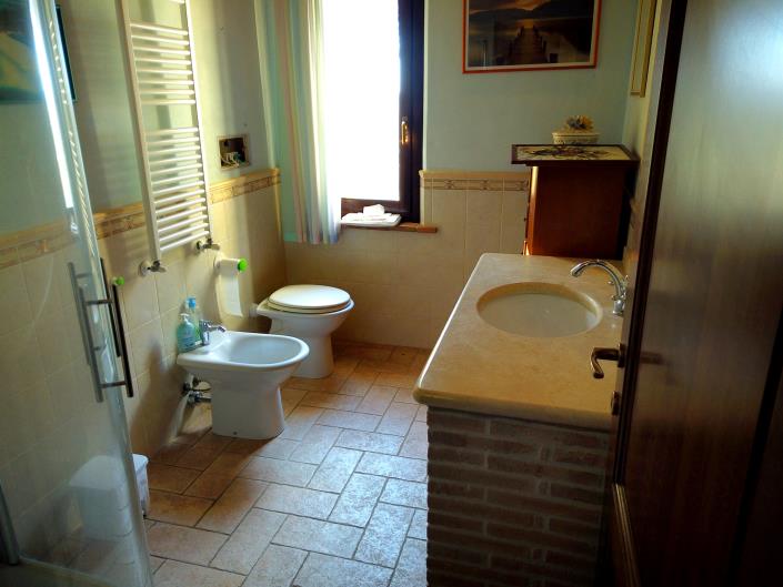 Image No.31-8 Bed Farmhouse for sale