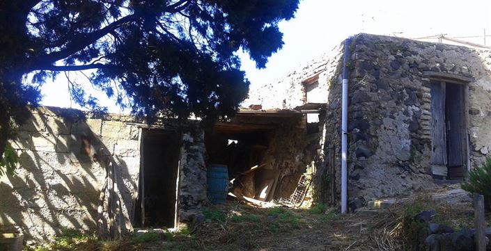 Image No.17-4 Bed Country House for sale