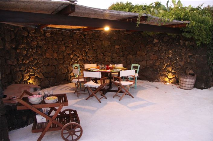 Image No.21-3 Bed House for sale