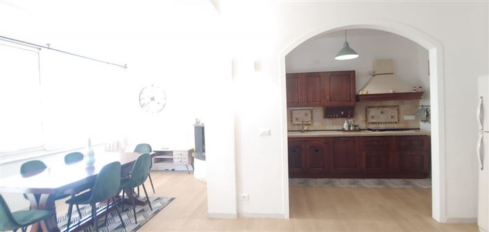 Image No.5-4 Bed House for sale