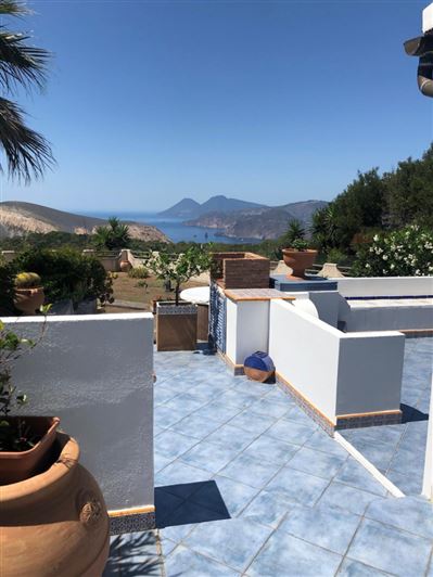 Image No.11-2 Bed House for sale