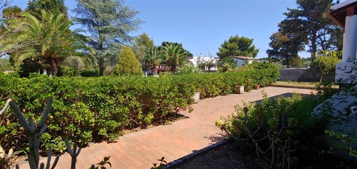 Image No.10-3 Bed House for sale