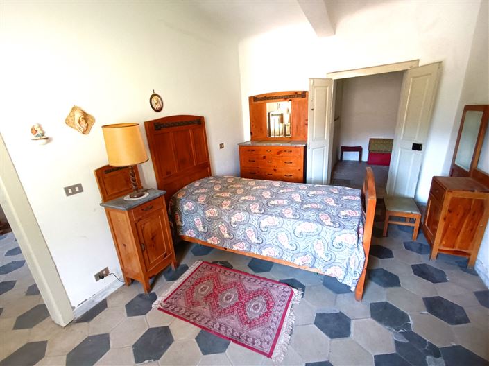 Image No.20-6 Bed House for sale