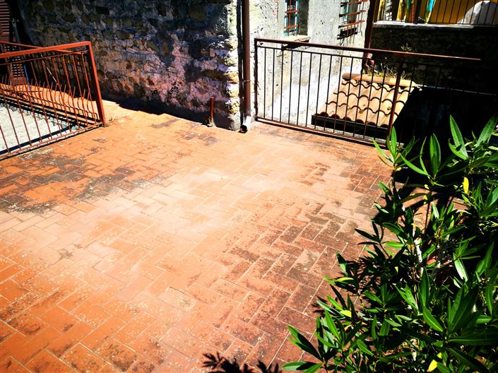 Image No.12-2 Bed House for sale