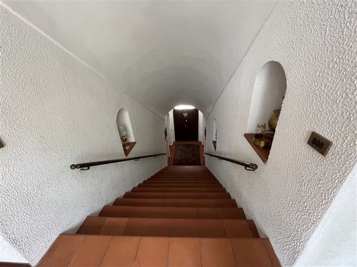 Image No.12-5 Bed House for sale