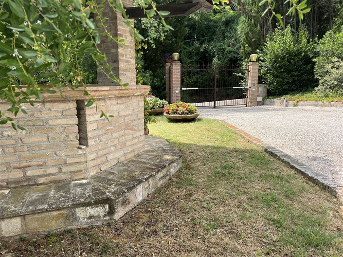 Image No.3-5 Bed House for sale