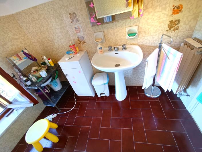 Image No.28-6 Bed House for sale