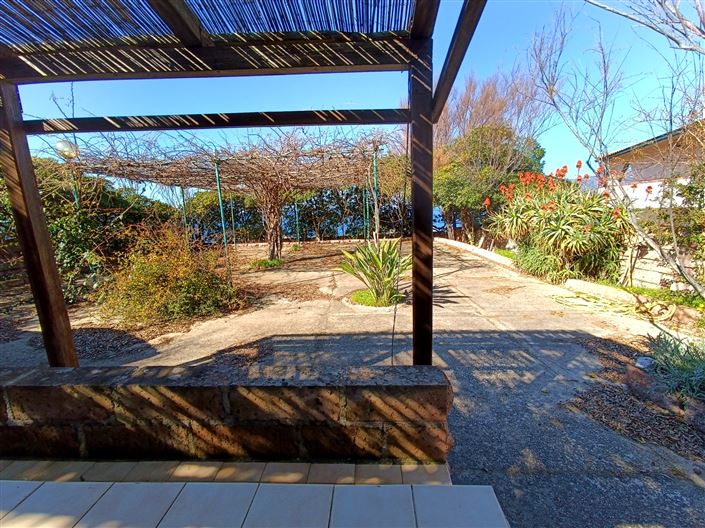 Image No.17-6 Bed House for sale