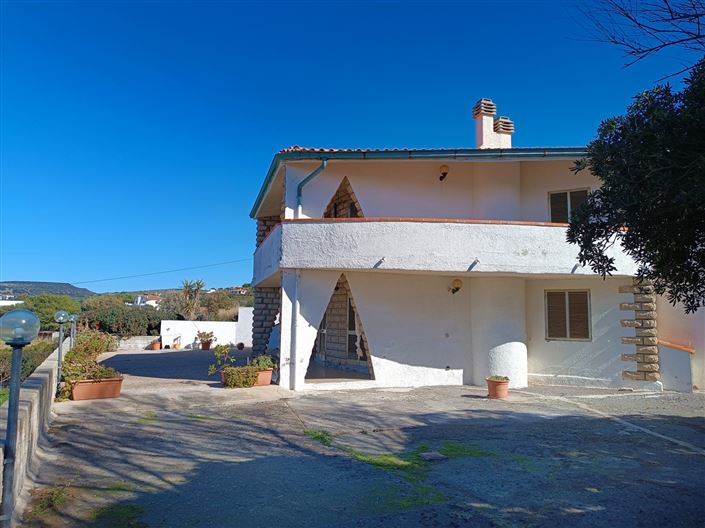 Image No.8-6 Bed House for sale