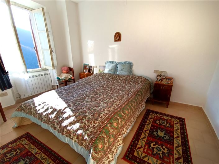 Image No.25-5 Bed Country House for sale