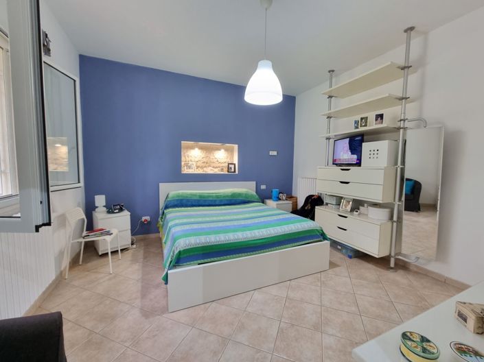 Image No.18-3 Bed House for sale