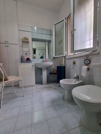 Image No.19-3 Bed House for sale