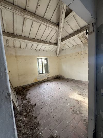 Image No.18-4 Bed House for sale