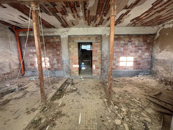 Image No.6-4 Bed House for sale