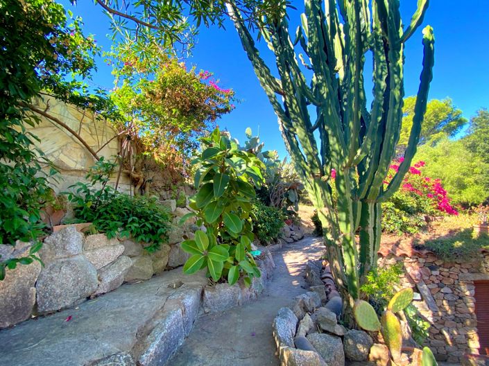 Image No.17-3 Bed House for sale