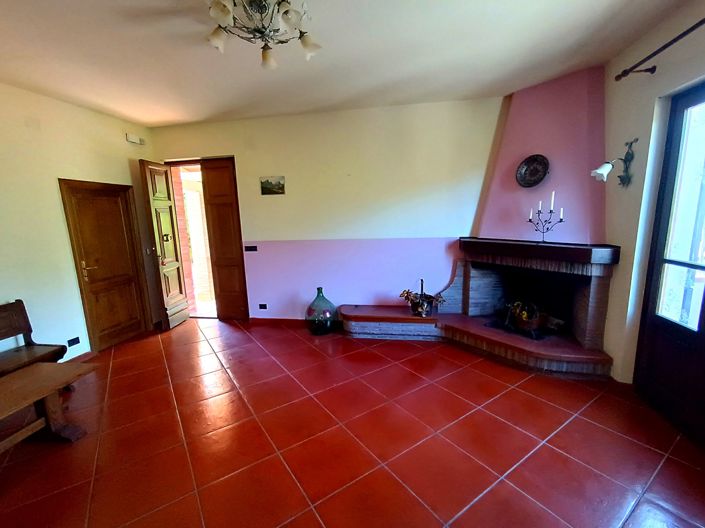 Image No.17-4 Bed House for sale