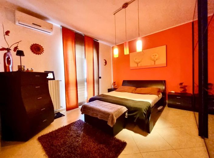 Image No.11-4 Bed House for sale