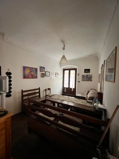 Image No.5-1 Bed House for sale