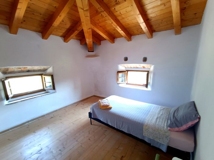 Image No.30-10 Bed House for sale