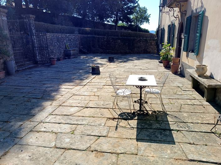 Image No.11-5 Bed House for sale