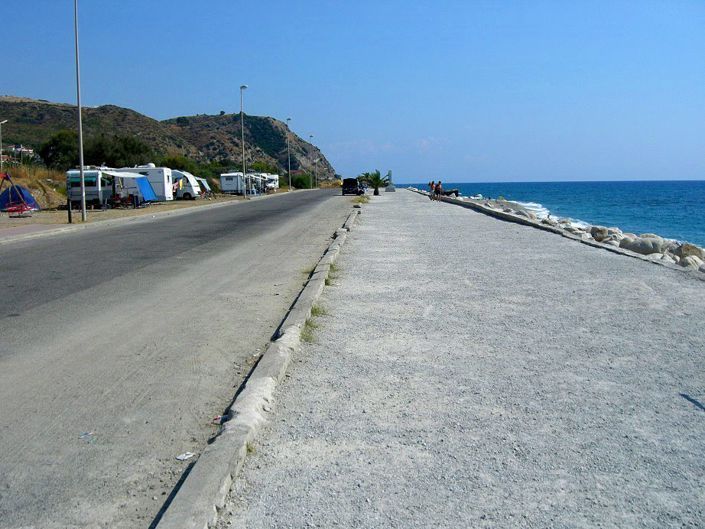 Image No.19-10 Bed House for sale